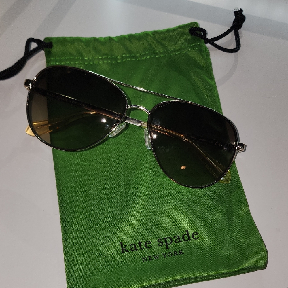Kate Spade Silver Frame Sunglasses - No Scratches, Brand New Condition